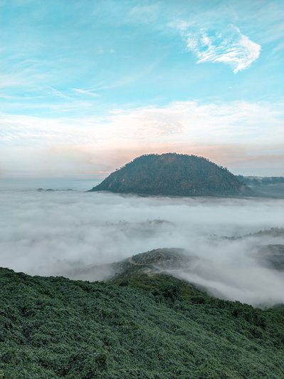 Gunung Embun