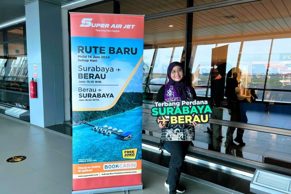 mendampingi PJ Gubernur Kalimantan Timur On Board Penerbangan Perdana Super Air Jet dari Surabaya Menuju Berau. 4