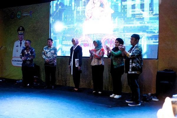 PENUTUPAN MEMPERKAYA BUDAYA DI GELAR EKONOMI KREATIF ROAD TO EBIFF KEMILAU KALTIM JULI 2024 11