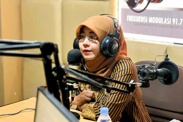 Kadispar menghadiri Dialog Interaktif bersama PTRadio Berita Kaltim 5