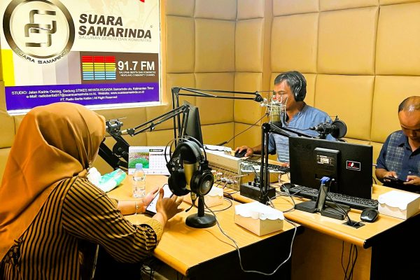 Kadispar menghadiri Dialog Interaktif bersama PTRadio Berita Kaltim 6