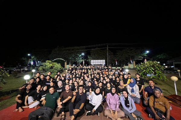 Latihan gabungan pertama dalam rangka persiapan tari kolosal atau tari masal pada HUT RI ke-79 di IKN 2