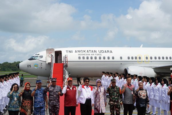 Momen Bersejarah di Kalimantan Timur, Duplikat Bendera Pusaka Merah Putih dan Teks Proklamasi 7