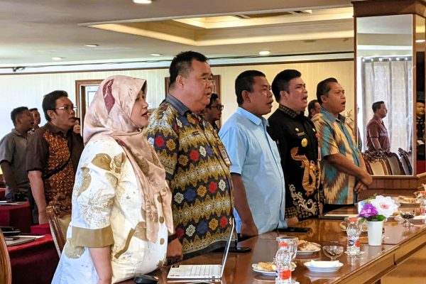 Focus Group Discussion Pembahasan Laporan Akhir Penyusunan Masterplan Daya Tarik Wisata Pulau Kumala Kabupaten Kutai Kartanegara bertempat di Hotel Grand Elty Singgasana Jumat 4 Oktober 2024 7