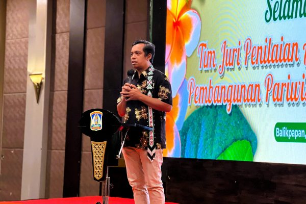 Kadispar Prov. Kaltim bersama Tim Penilaian Arindama Keberhasilan Pembangunan Pariwisata dan Ekonomi Kreatif di Kota Balikpapan 3