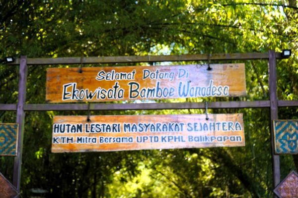 Observasi lapangan dengan melakukan kunjungan ke Desa Wisata Bamboe Wanadesa dan Wisata Meranti 2